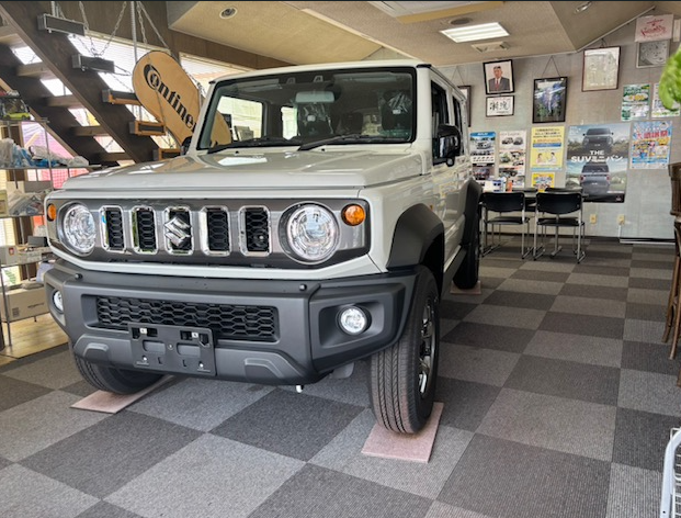 スズキジムニーノマド展示しています